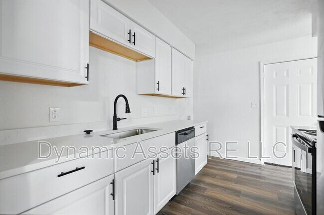 Building Photo - 509 E Jefferson St