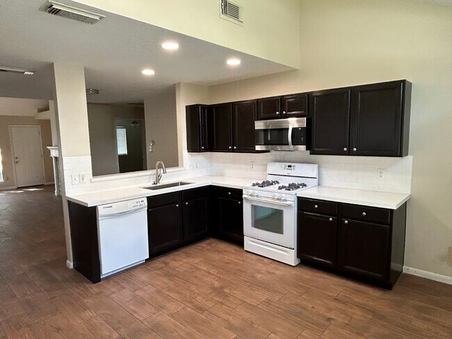Building Photo - 14518 Cypress Green Dr