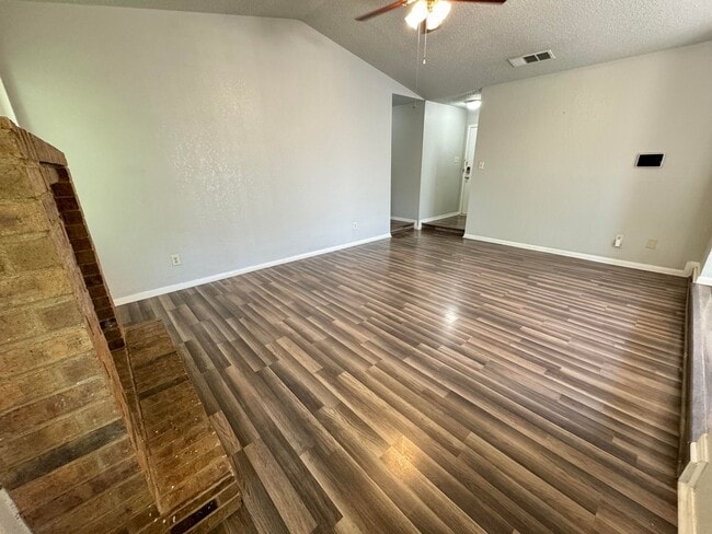 Building Photo - 310 Baumann Dr