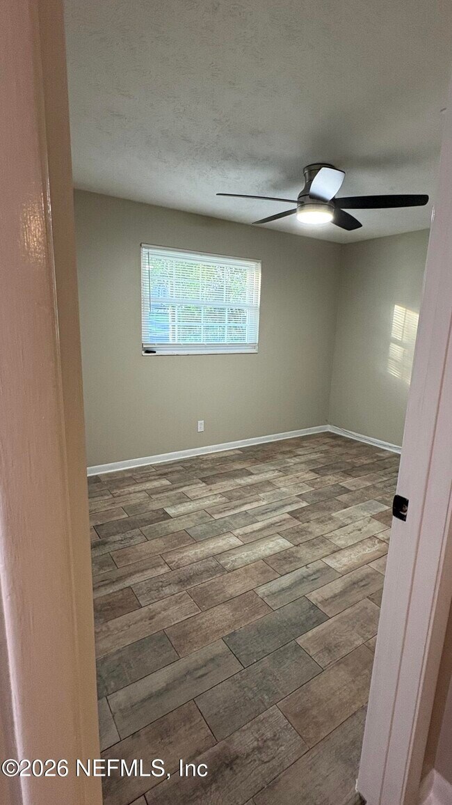 Building Photo - 8036 Delaroche Dr