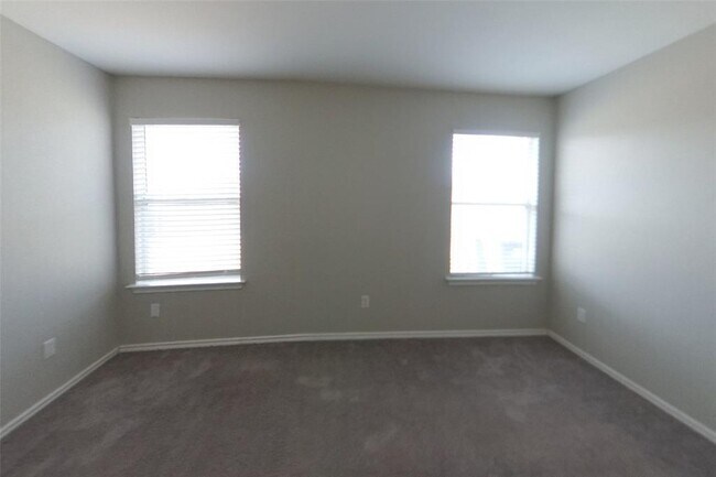 Building Photo - 302 Bird Dog Bend