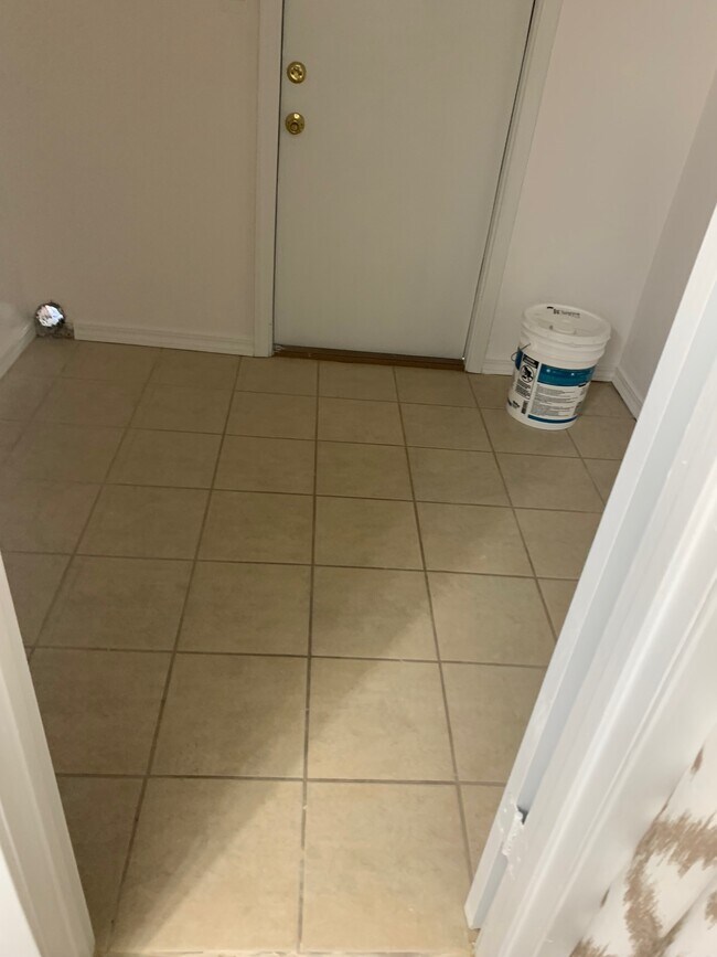 Building Photo - 806 Blvd de Orleans Blvd