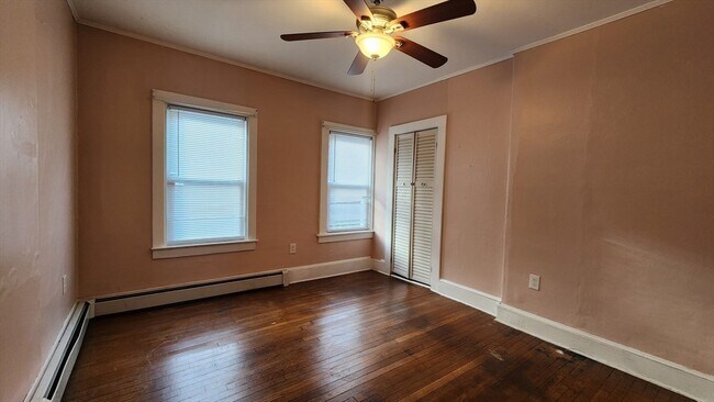 Building Photo - 153 Myrtle St