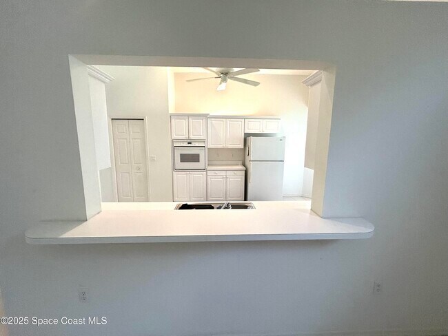 Building Photo - 729 Kenwood Cir