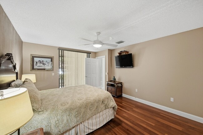 Building Photo - 5187 Europa Dr