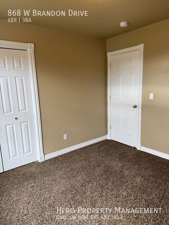 Building Photo - 868 Brandon Dr
