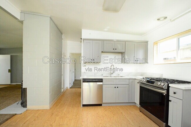 Building Photo - 13958 Dunton Dr