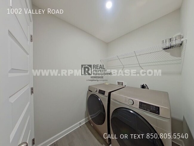 Building Photo - 1002 Valley Rd