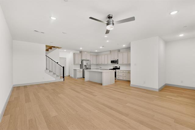 Building Photo - 8852 Magnet Dr