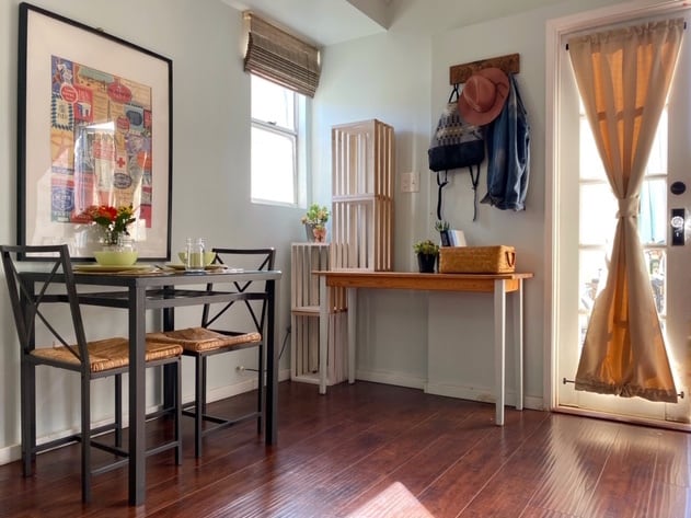 Extra storage for your stuff or kitchen items - 9730 Regent St