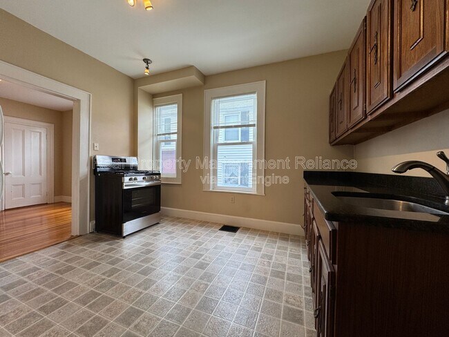 Building Photo - 16 Franklin Pl