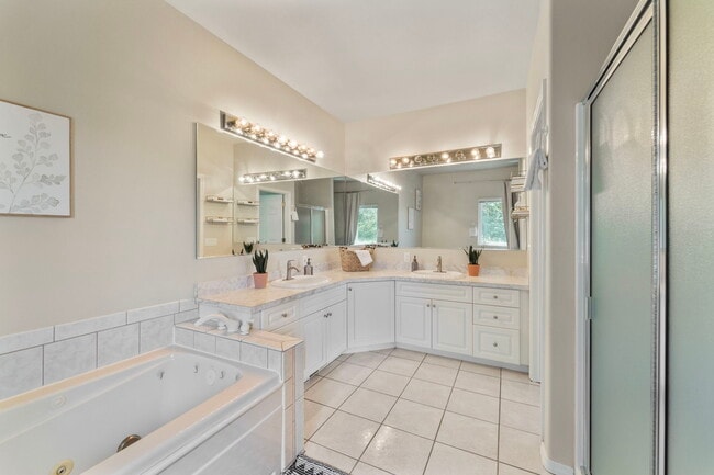 Building Photo - 4949 Rau Ln