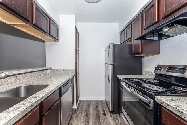 Building Photo - 4400 Memorial Dr