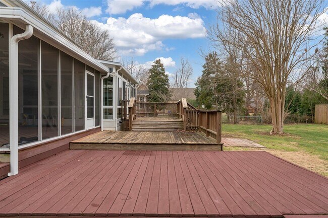 Building Photo - 1745 Ewing Ford Rd