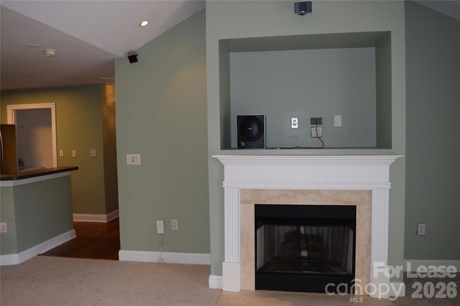 Building Photo - 6321 Park Creek Dr
