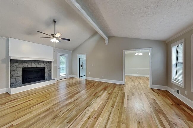 Building Photo - 1105 Tom Ln