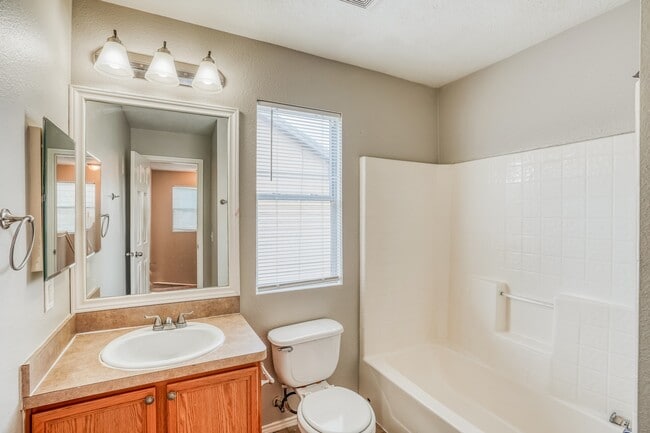 Building Photo - 6210 Scotchwood Dr