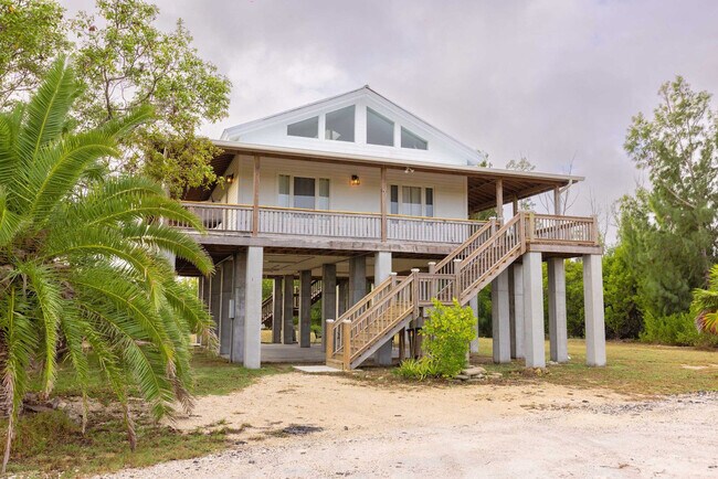 Building Photo - 18954 Acosta Rd