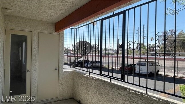 Building Photo - 1701 E Katie Ave