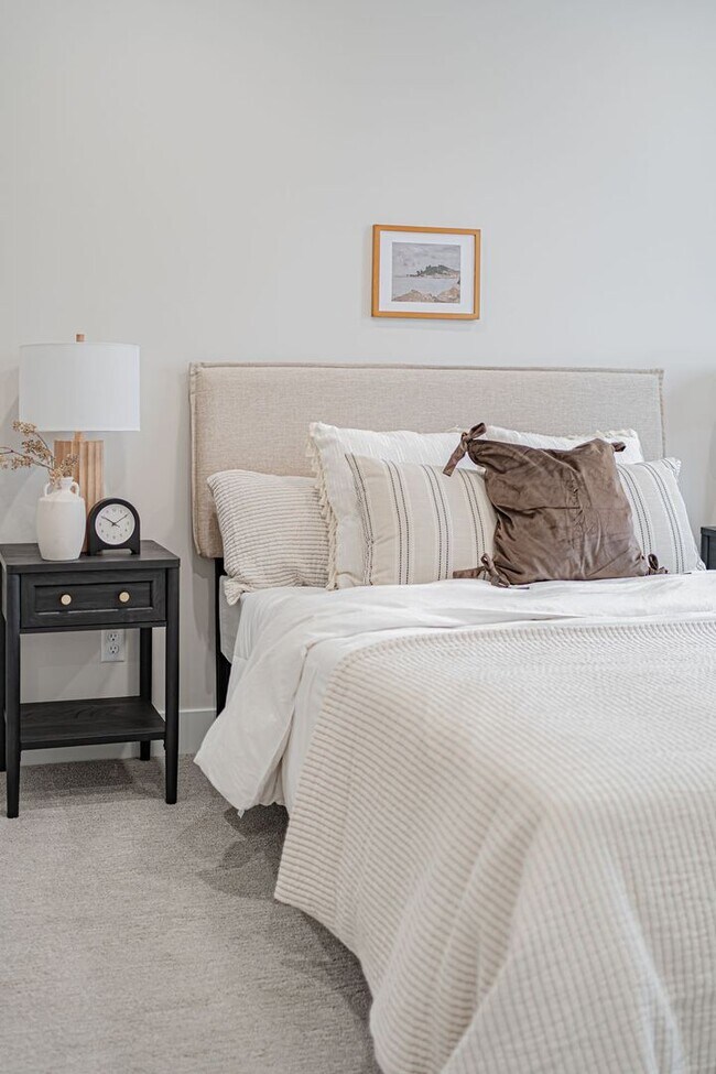 Building Photo - BRAND NEW TOWNHOME IN SUGAR CITY 3 BED 2.5 BATH AND 2 STALL GARAGE