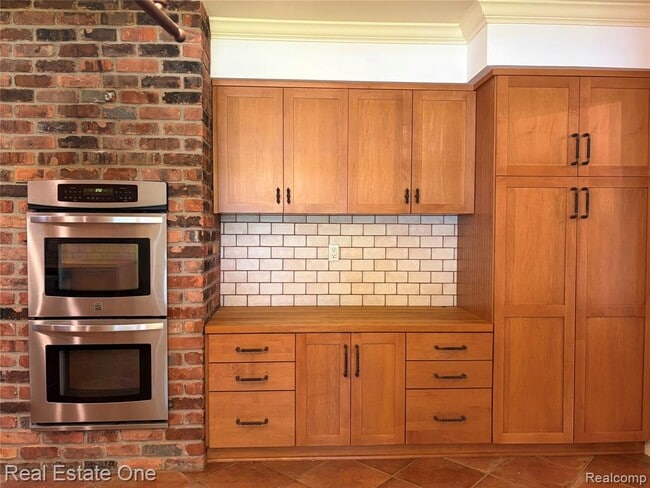 Building Photo - 30882 Oak Valley Dr