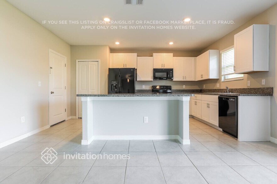 Building Photo - 1882 Crinkle Leaf Ct