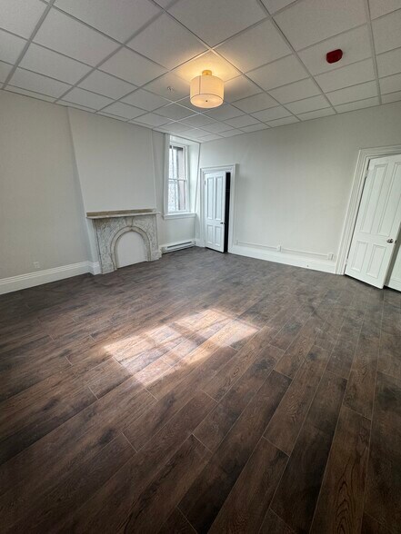 Building Photo - 134 Middle St