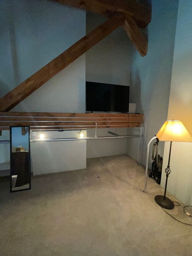 Building Photo - Coming Soon: Stylish Loft in the Heart of ...