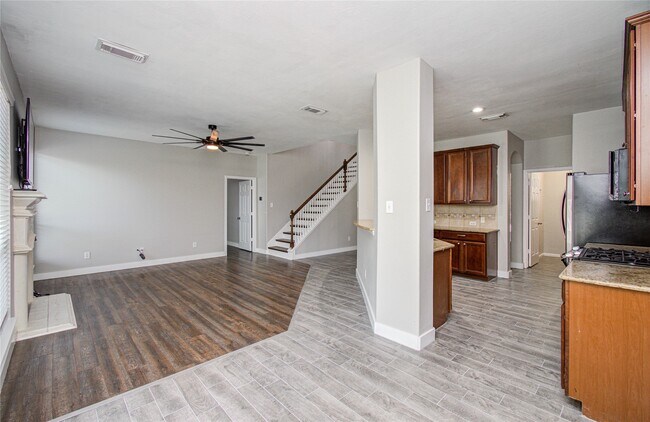 Building Photo - 6814 Summer Bridge Ln