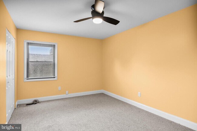 Building Photo - 10 Traynor Ln