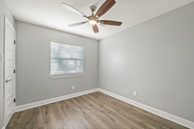 Building Photo - 5001 Canella Dr