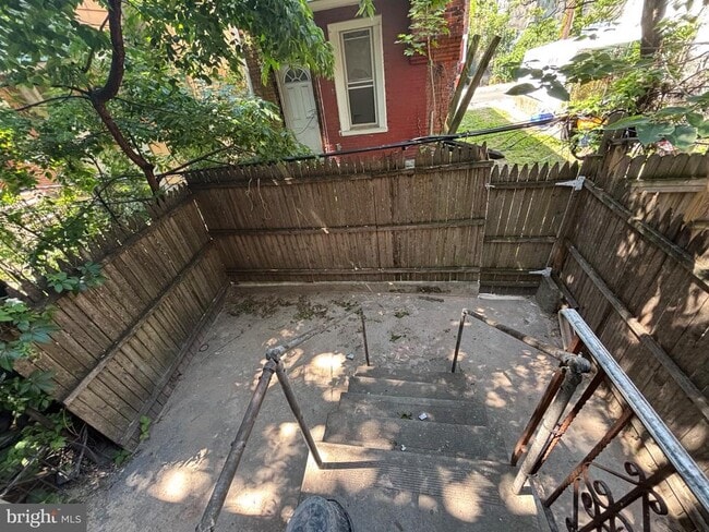 Building Photo - 1812 S 57th St