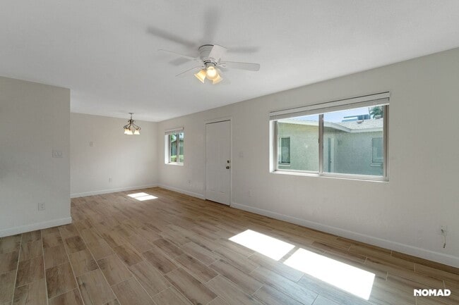 Building Photo - Charming 2BR Condo in Phoenix