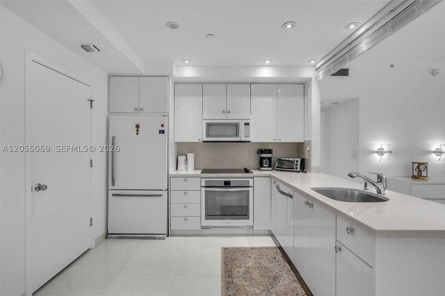 Building Photo - 201 Crandon Blvd