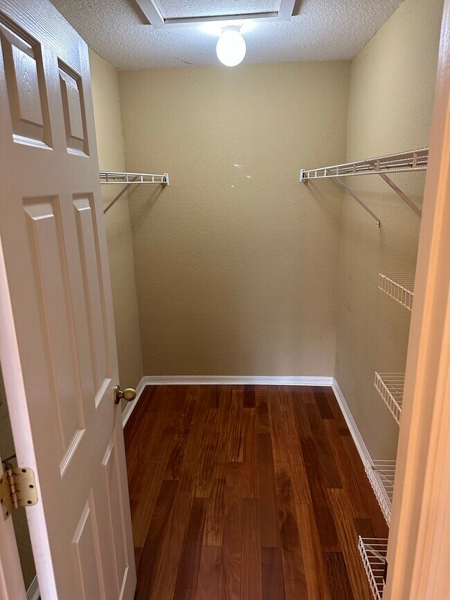 Building Photo - 862 Grand Regency Pointe