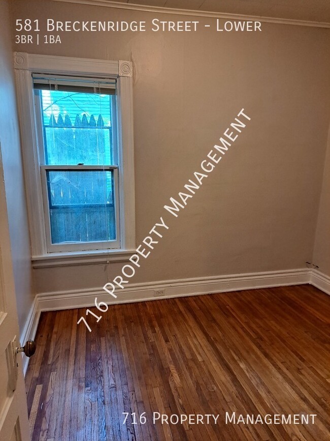 Building Photo - 3 BR 1 BA Apartment near Elmwood Village