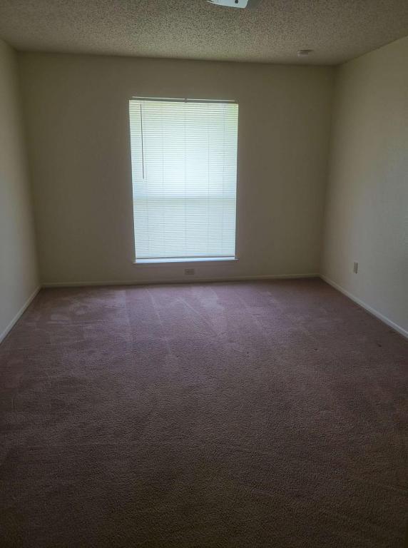 Building Photo - 784 Oak Hill Dr
