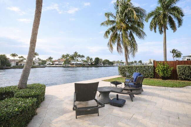 Building Photo - 3018 NE 26th St