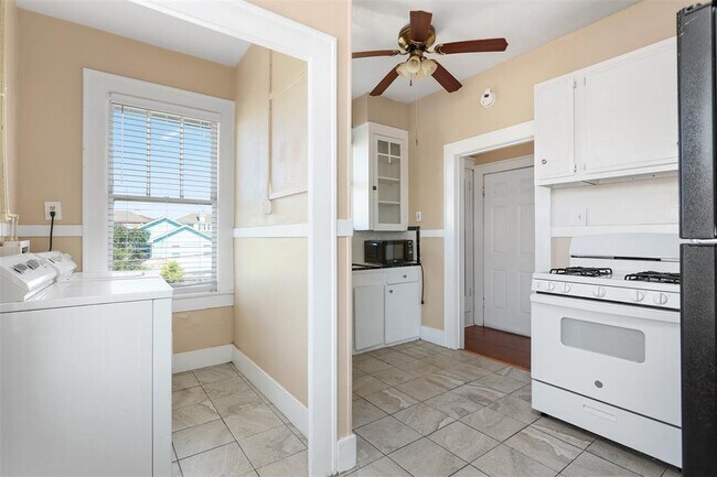 Building Photo - 1712 Market St