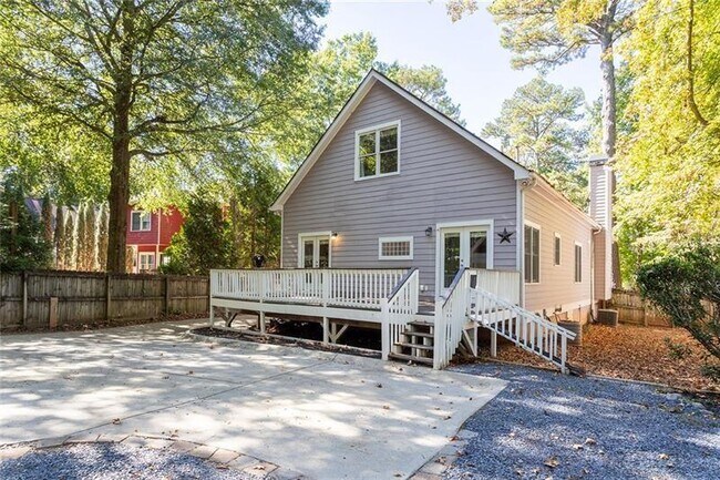 Building Photo - 428 S Howard St SE