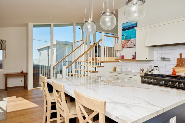 Building Photo - 14 Westwind St