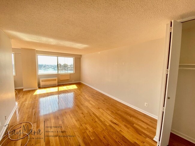 Building Photo - 40 E Sidney Ave