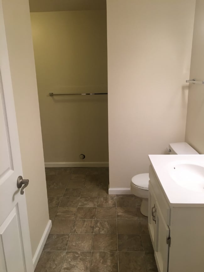 Building Photo - FANTASTIC FAMILY HOME! GREAT LOCATION!