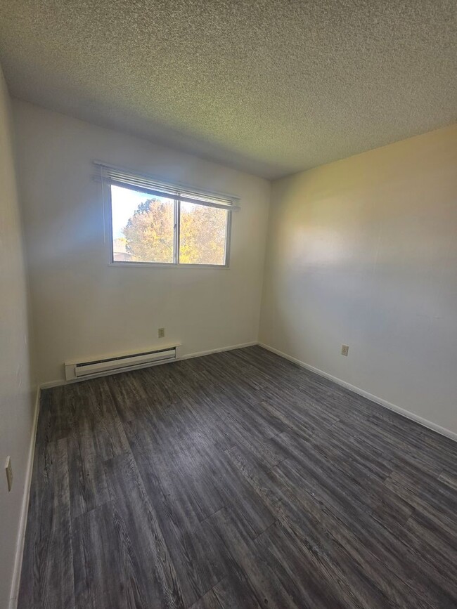 Building Photo - 522 Smithridge Park