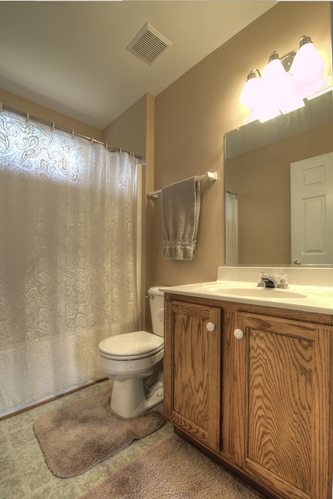 Building Photo - Large 3 Bedroom Home in Glen Allen! ***Available Mid July 2026***