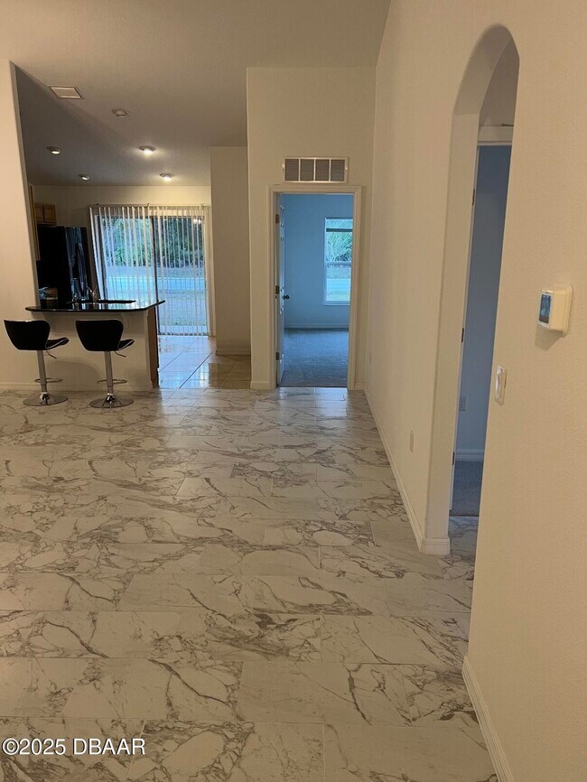 Building Photo - 2 Sebastian Ct