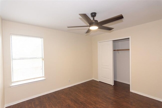 Building Photo - 1711 Lloydminister Way