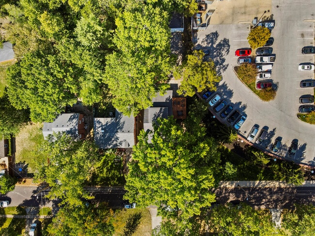 Building Photo - 113 Crestmere Ave