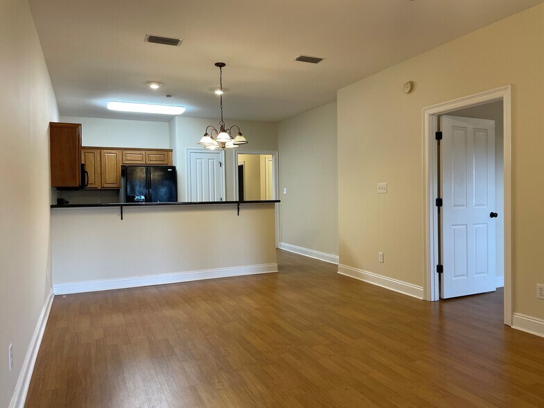 kitchen - 20637 Blueberry Ln