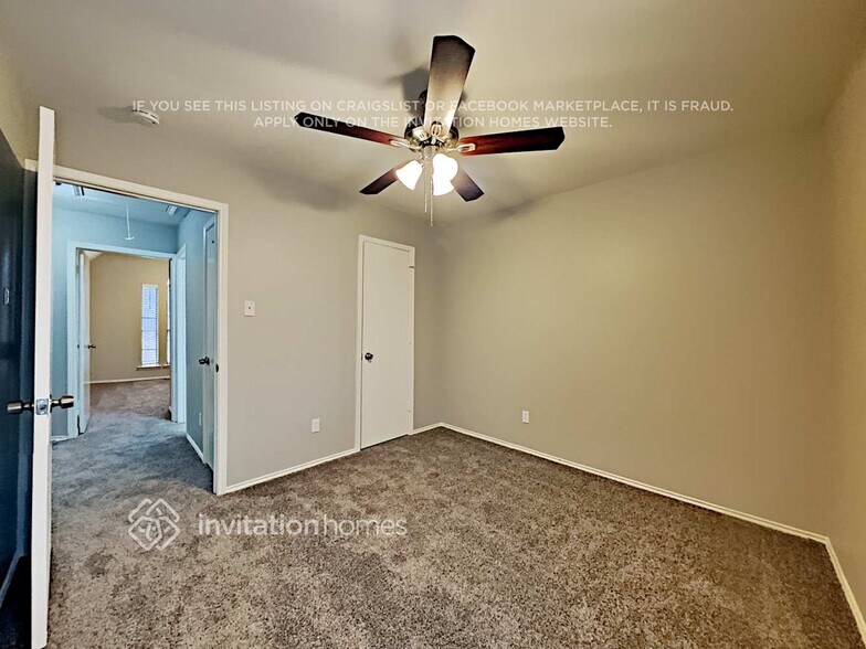 Building Photo - 649 Lake Bluff Dr